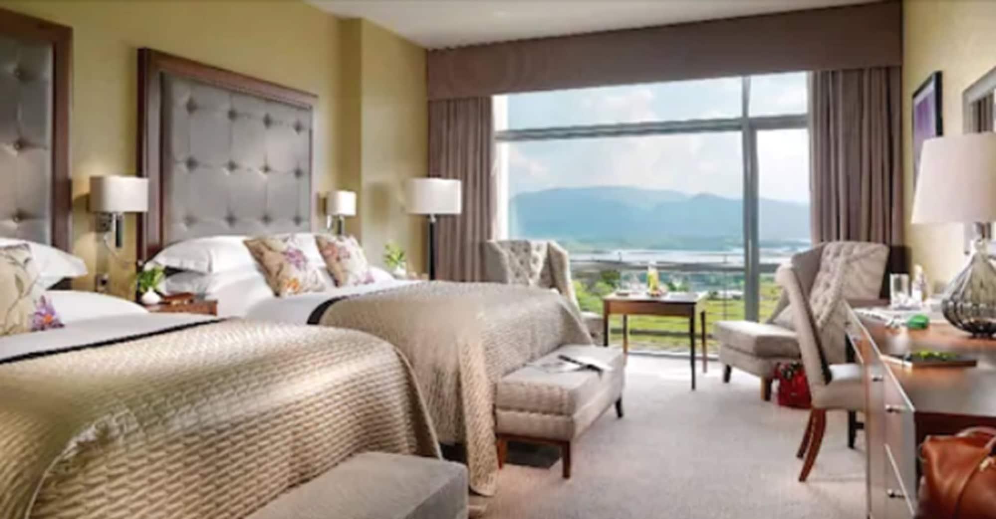 קיל איירן Aghadoe Heights Hotel & Spa מראה חיצוני תמונה A room at the Killarney International Hotel