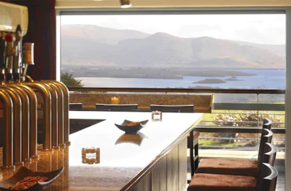 קיל איירן Aghadoe Heights Hotel & Spa מראה חיצוני תמונה The bar at the 1887