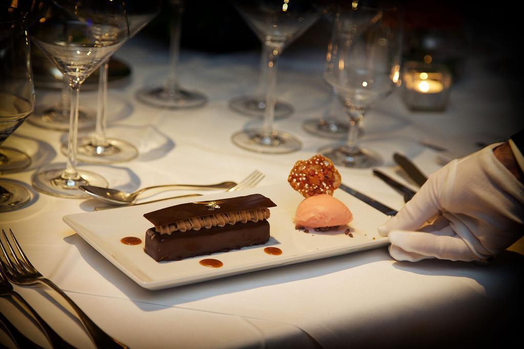 קיל איירן Aghadoe Heights Hotel & Spa מראה חיצוני תמונה A chocolate dessert