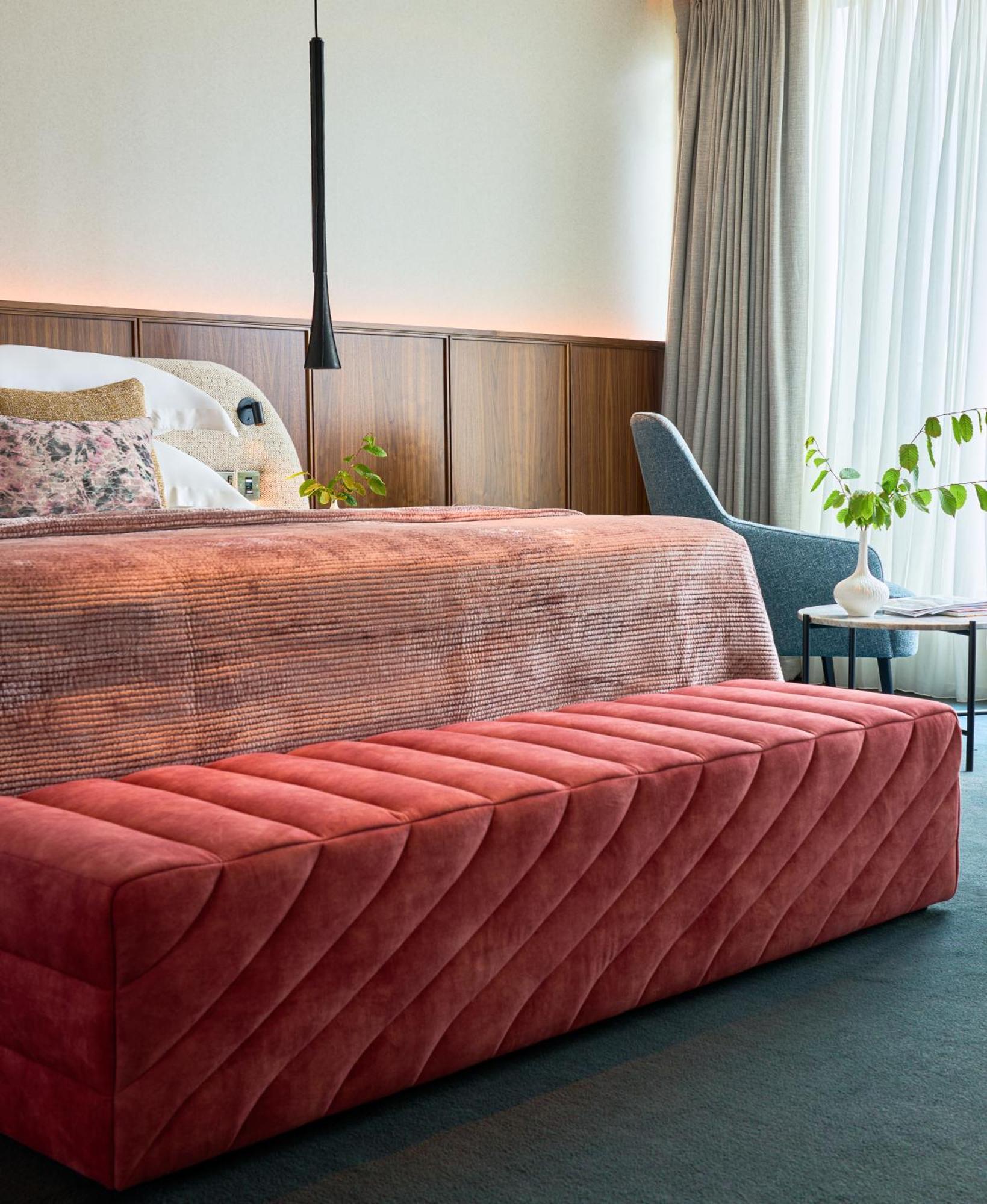 קיל איירן Aghadoe Heights Hotel & Spa מראה חיצוני תמונה A bench in a bedroom