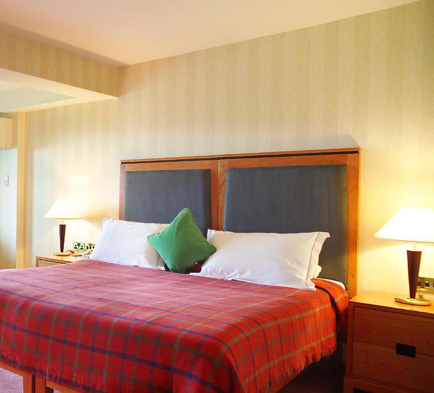 קיל איירן Aghadoe Heights Hotel & Spa מראה חיצוני תמונה A bedroom at the hotel