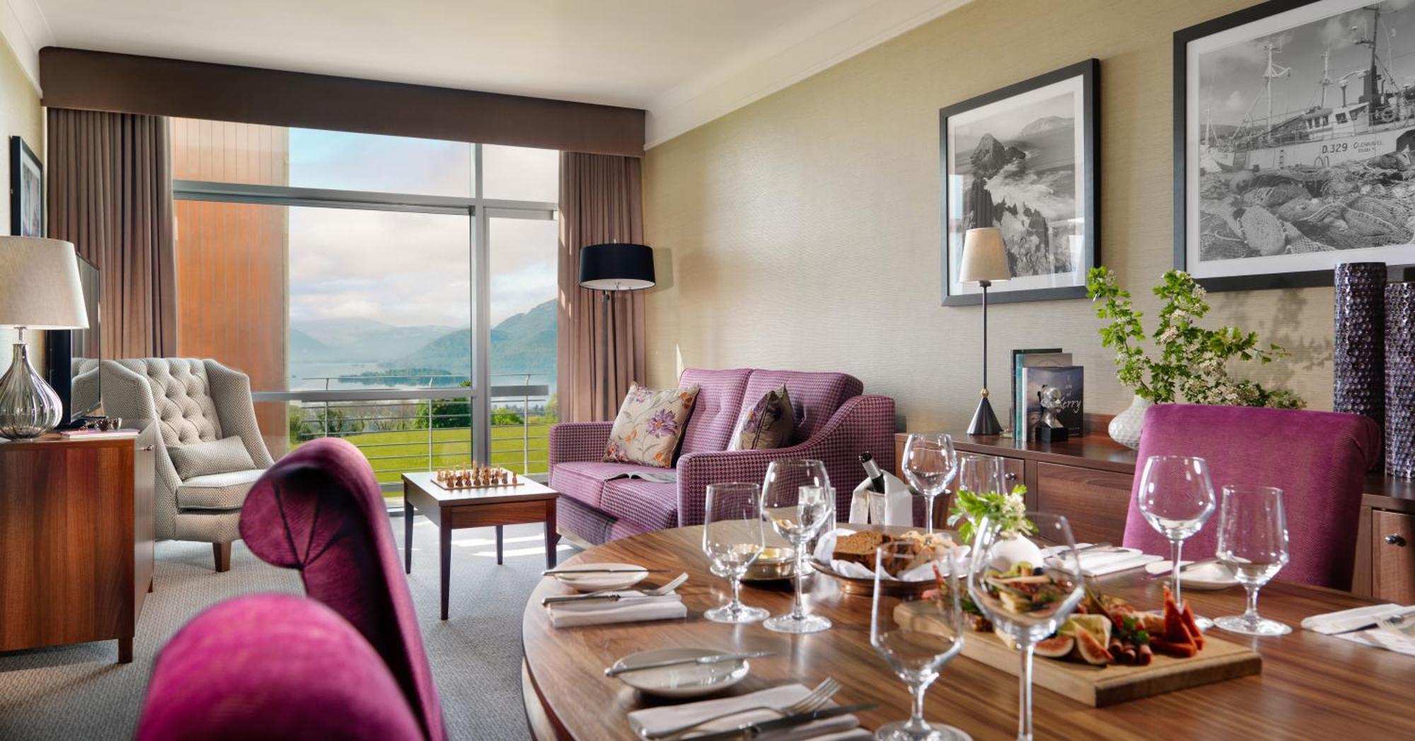 קיל איירן Aghadoe Heights Hotel & Spa מראה חיצוני תמונה The interior of a suite at the Killarney International Hotel