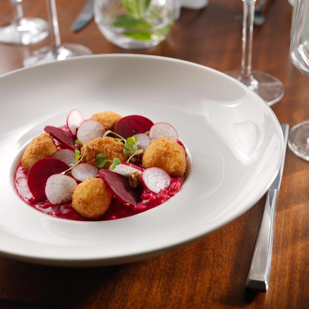 קיל איירן Aghadoe Heights Hotel & Spa מראה חיצוני תמונה A beetroot and goat's cheese salad